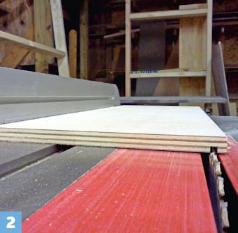 Dobbeltseng med opbevaring: Skær en 6 mm bred not med 10 mm’s afstand til bunden af skuffernes tre sider Dobbeltseng med opbevaring: Skær en 6 mm bred not med 10 mm’s afstand til bunden af skuffernes tre sider